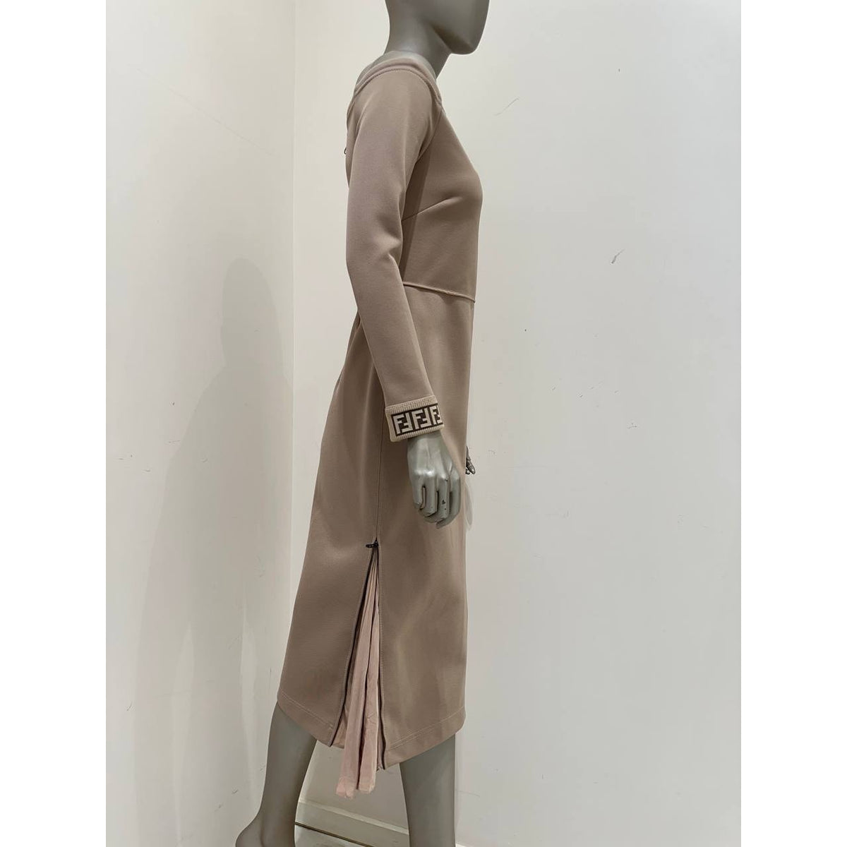Fendi 2018 Beige Off-Shoulder Midi Dress Sz.42 Pre-owned