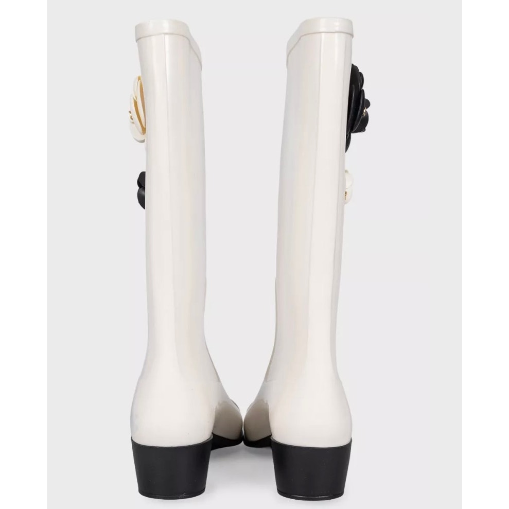 Chic Chanel White Rubber Boots Size 36 Pre-owned