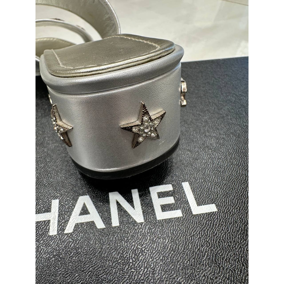 Chanel Silver Leather Star Crystal Mule Sandals EU 39 Pre-owned