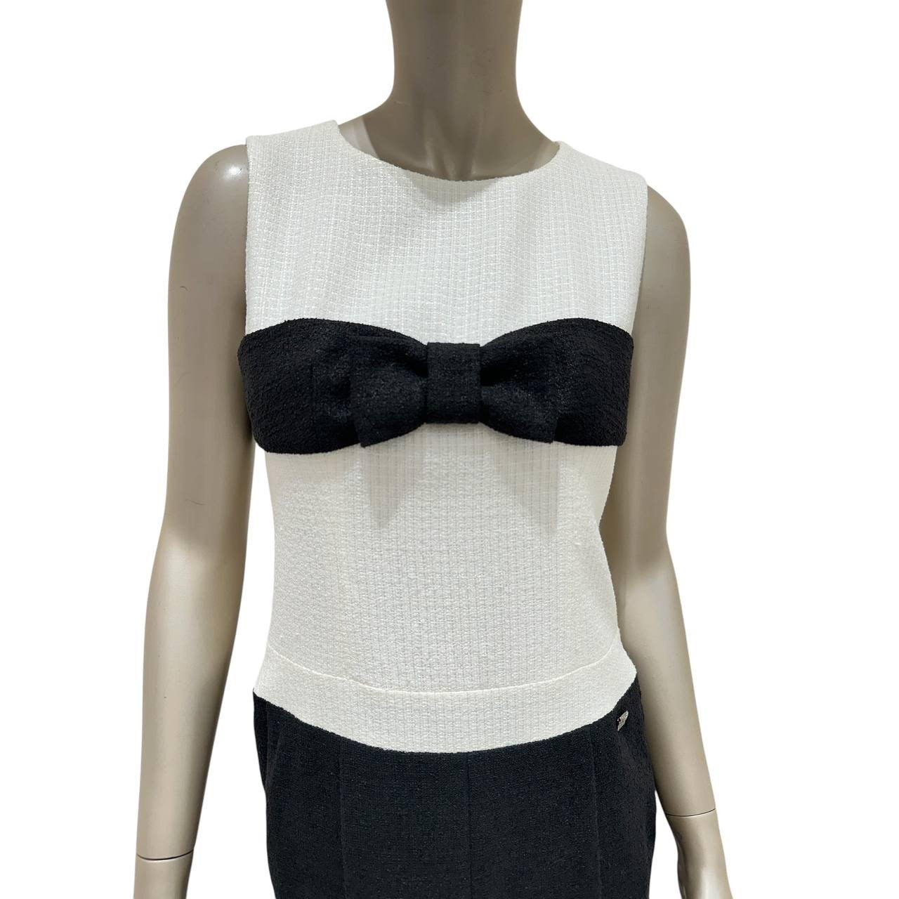 CHANEL S/S 2009 Black & White Tweed Bow Dress sz.38 Pre-owned