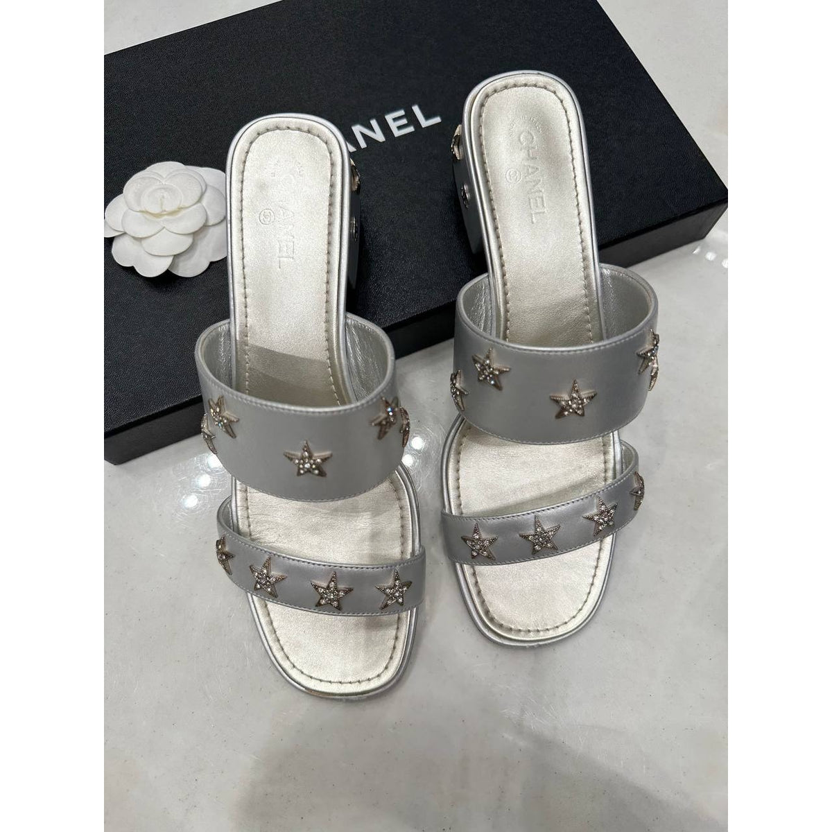 Chanel Silver Leather Star Crystal Mule Sandals EU 39 Pre-owned