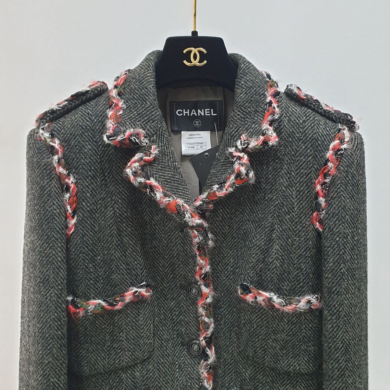 Chanel Edinburgh Tweed Gray/Black Cropped Jacket - Size 40 Pre-owned