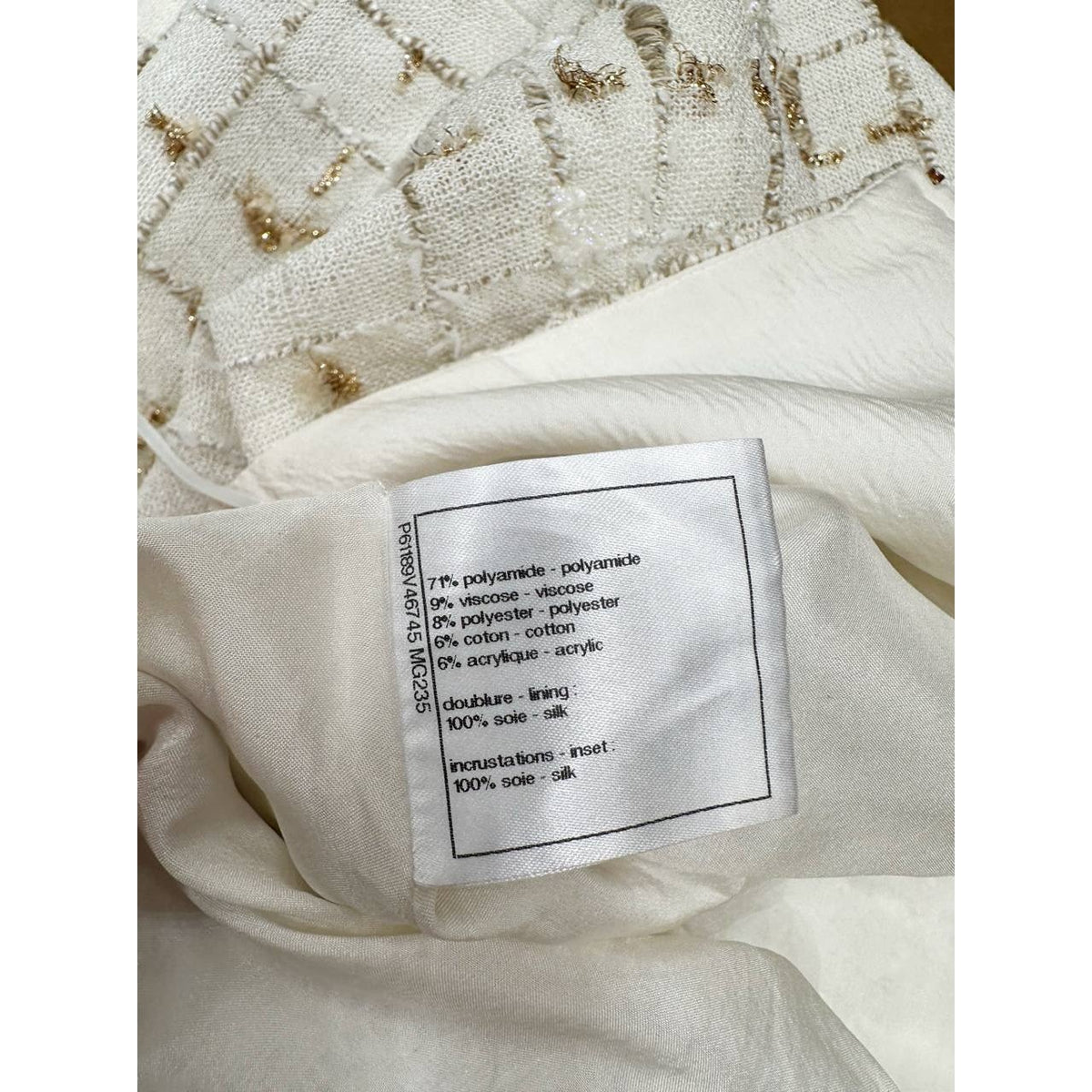 Chanel 2019P White Tweed Jacket Skirt Suit Black Bow Trim Size 38 Pre-owned