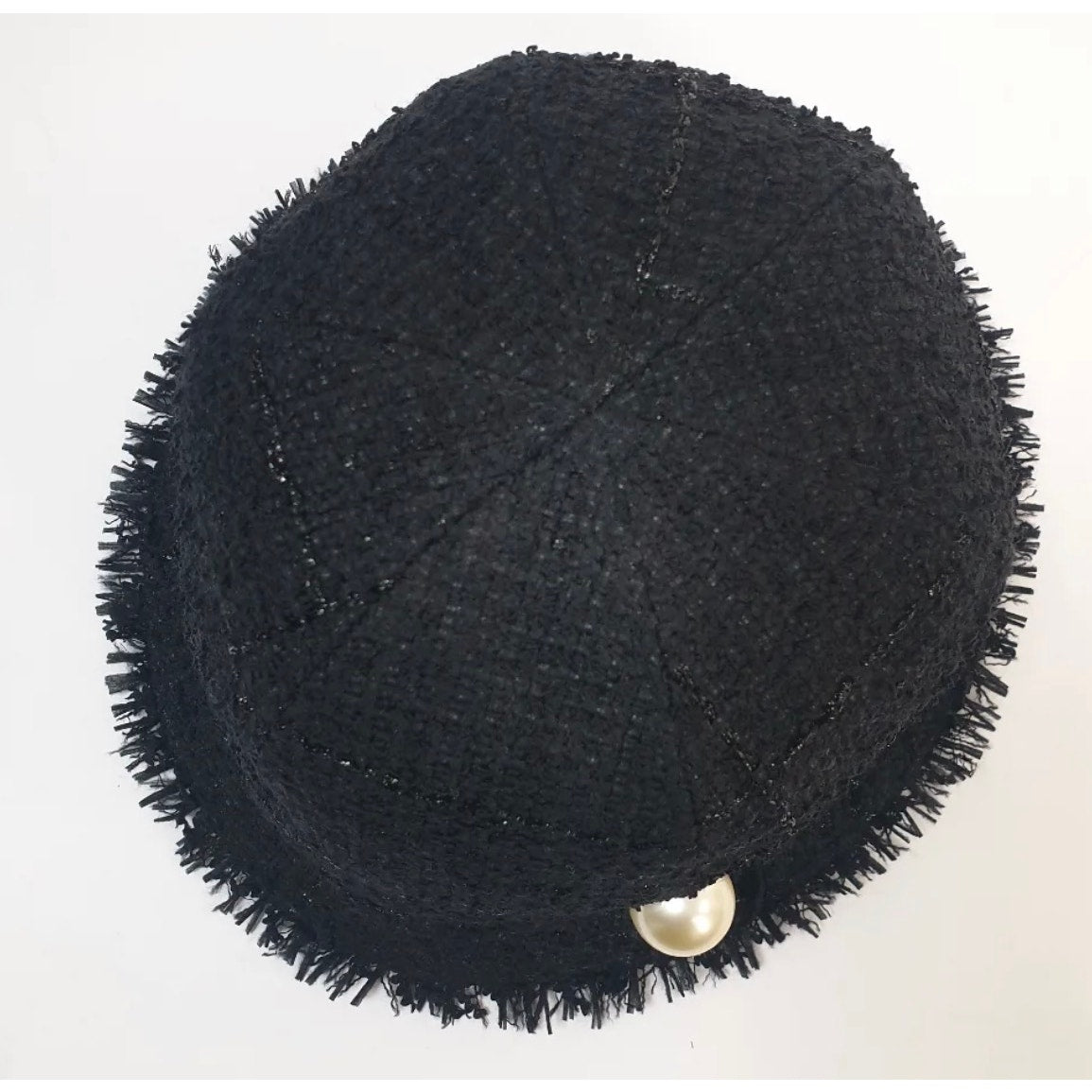 Elegant Chanel Black Tweed  Pearl Accents Hat Sz.S-M pre-owned