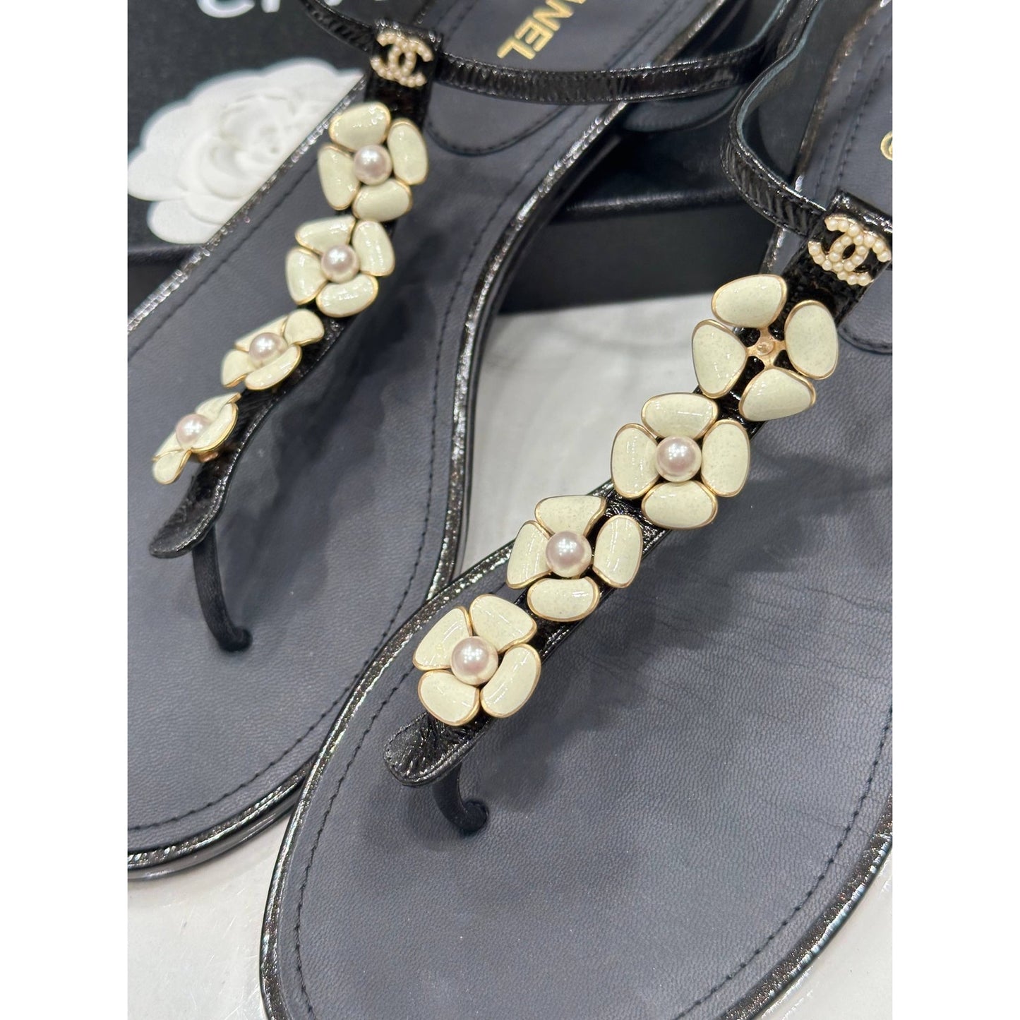 Chanel Black Flower Pearl Thong Sandals - EU 41 Pre-owned