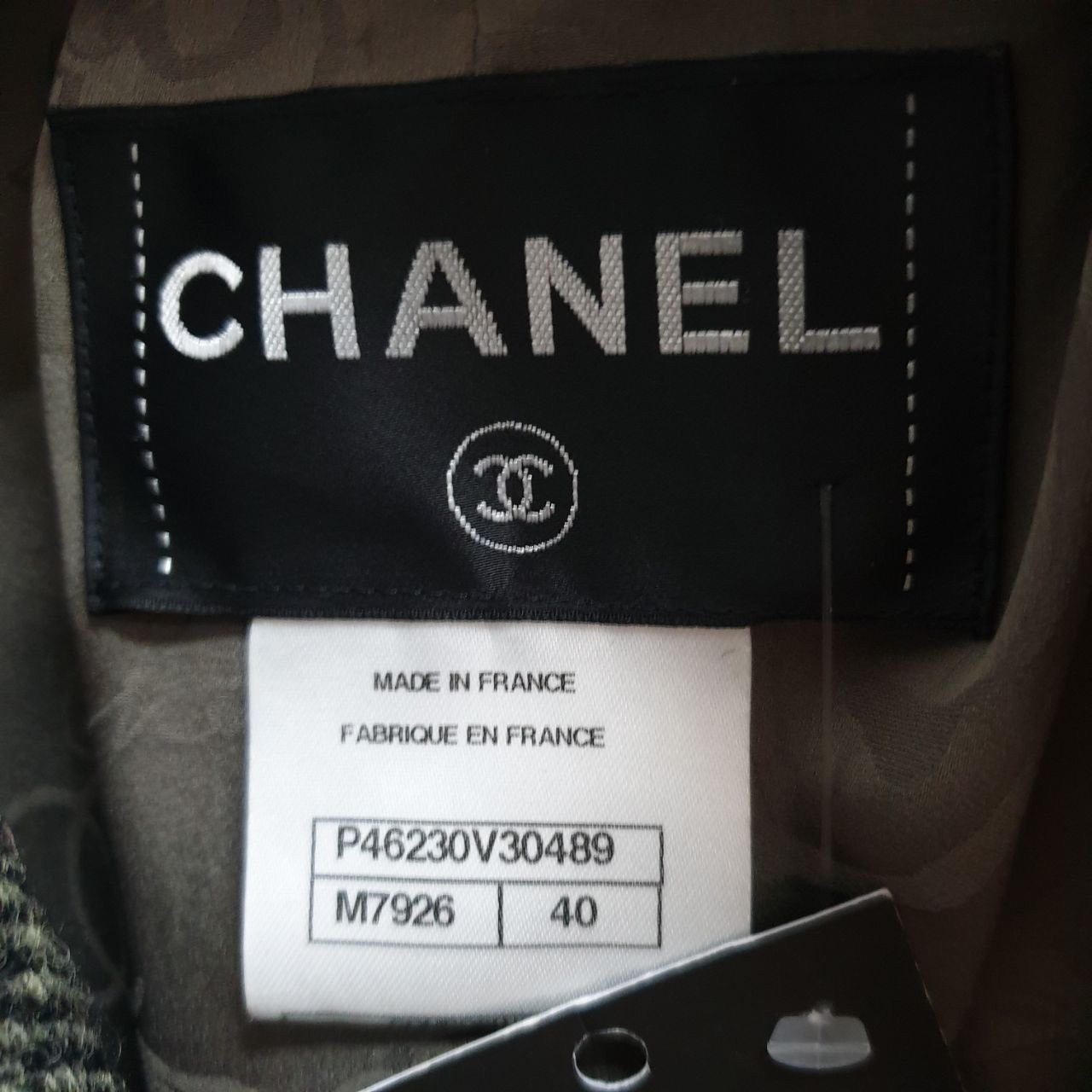 Chanel Edinburgh Tweed Gray/Black Cropped Jacket - Size 40 Pre-owned