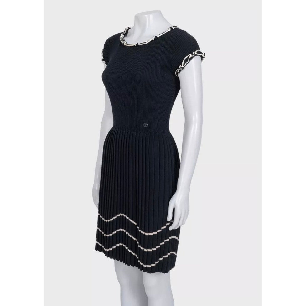 Chanel Fitted Wool Dress Black Fall 2007 Sz.36 Pre-owned