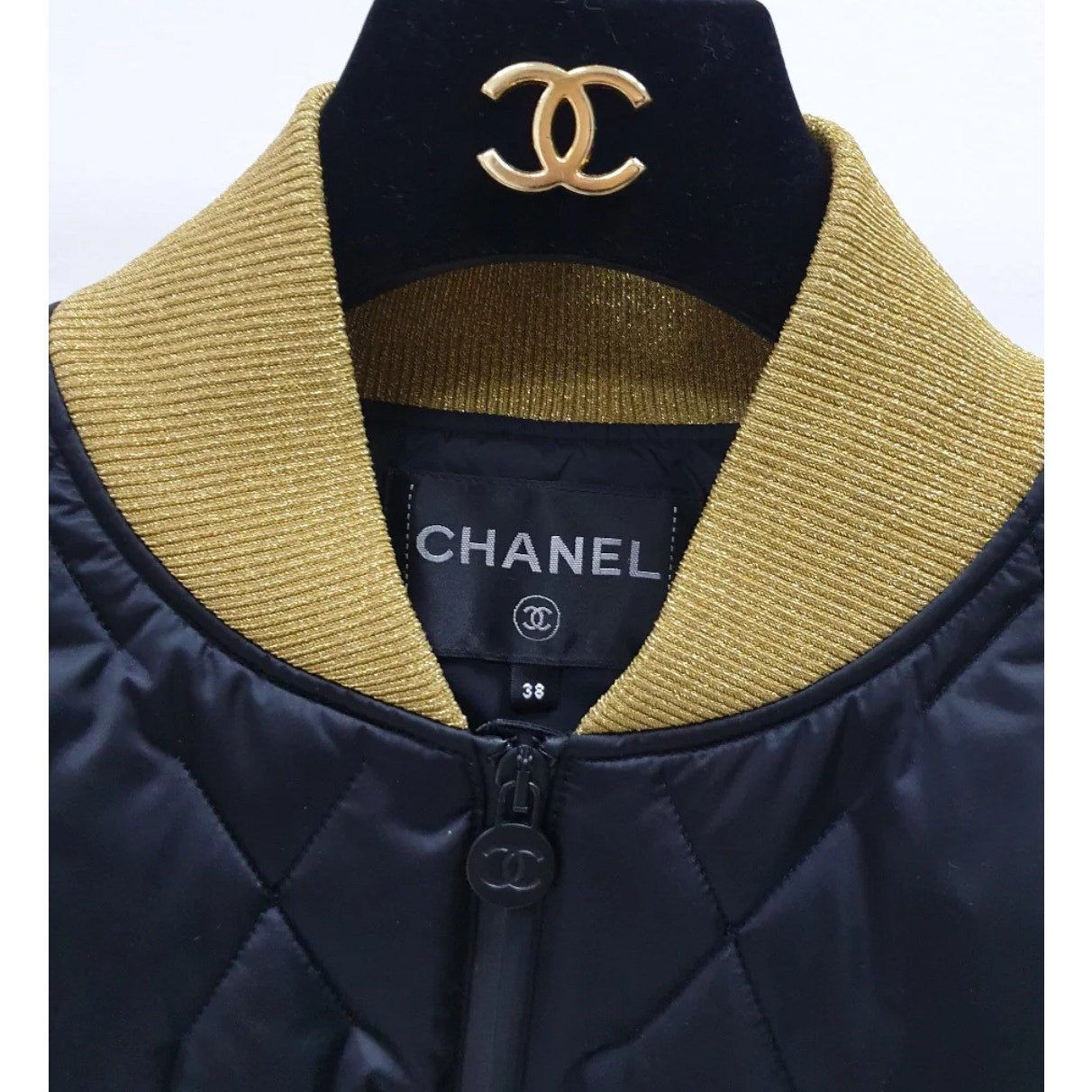 Chanel 2017-2018 Black Nylon Down Jacket - Size 38 Pre-owned