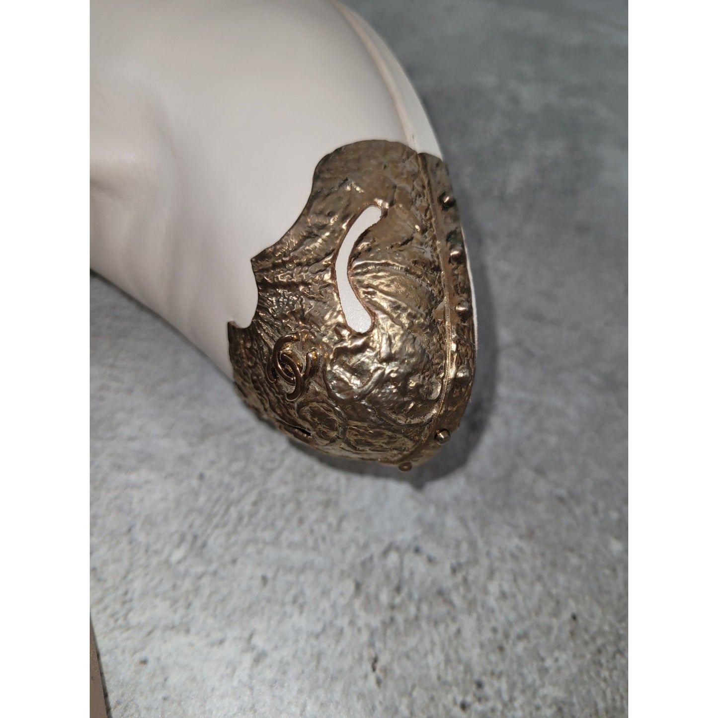 Chanel Beige Leather Paris Dallas Metal Cap Toe Thigh High Boots/Bootie Sz. 40 Pre-owned