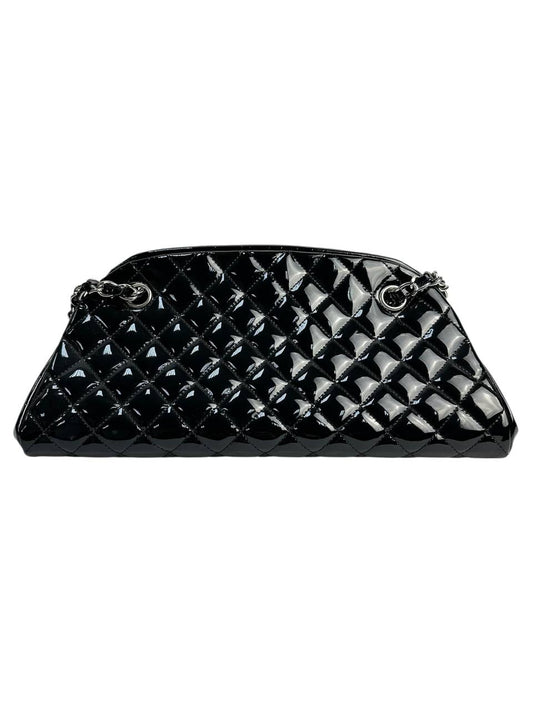Patent leather bag with geometric focus