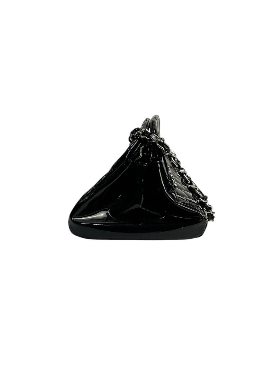 Patent leather bag with geometric focus