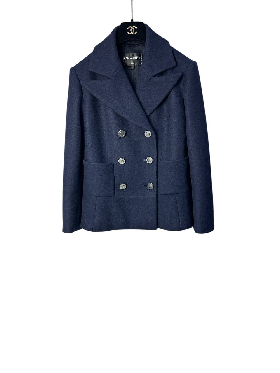 Structured peacoat — power in simplicity