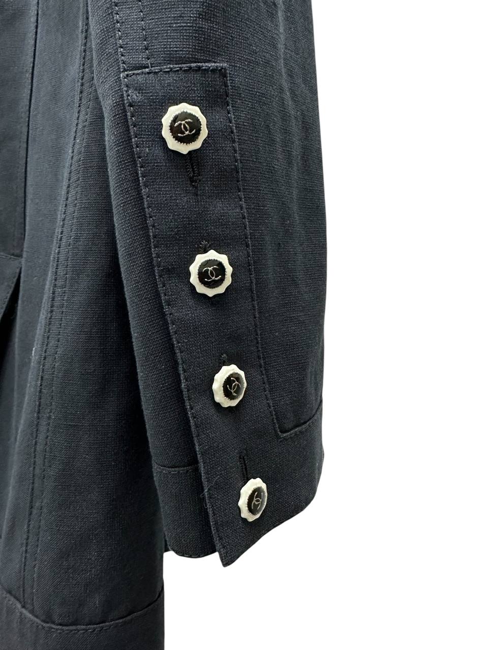 Minimalist silhouette with accent detailing