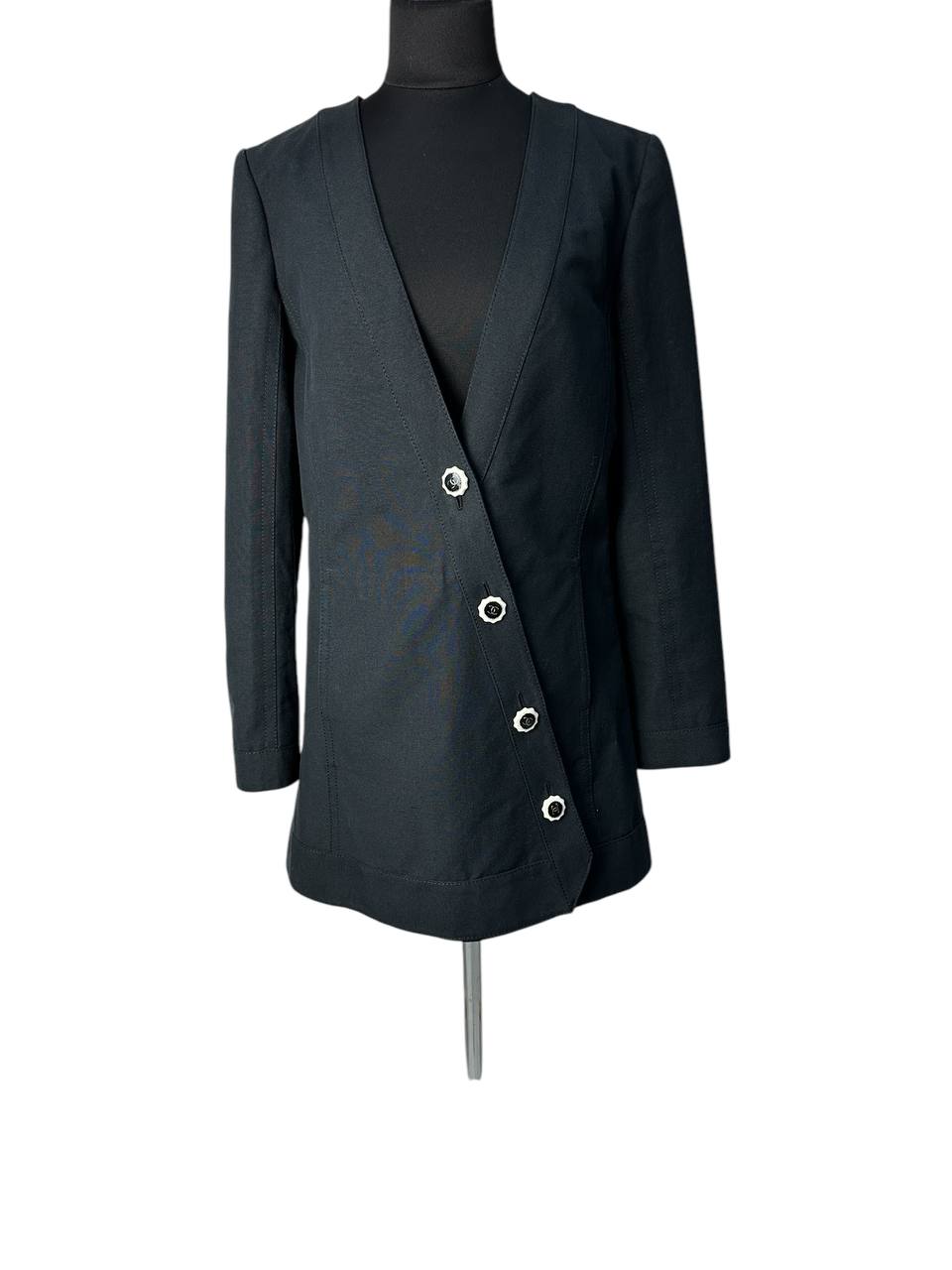 Minimalist silhouette with accent detailing