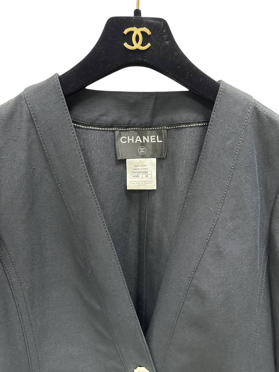 Minimalist silhouette with accent detailing