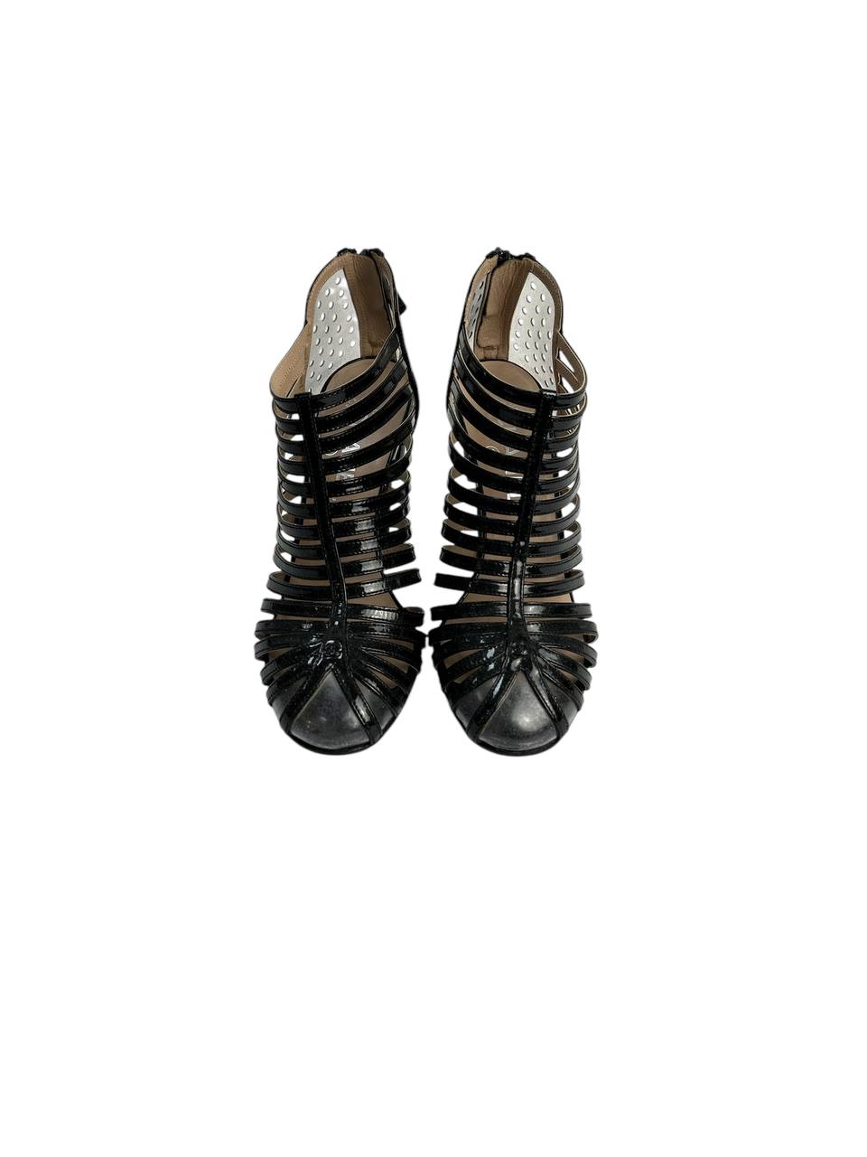 Architectural geometry with transparent accents