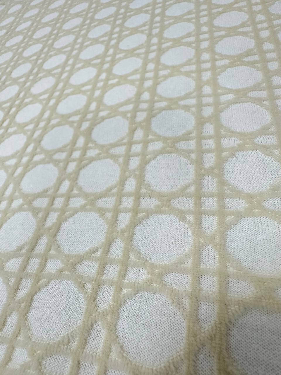 Light cotton sweatshirt with textured logo