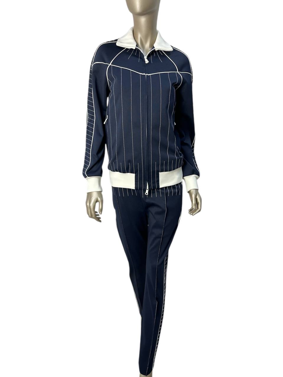 Sport tracksuit with contrast stitching