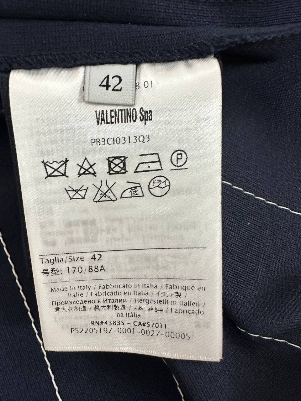 Sport tracksuit with contrast stitching