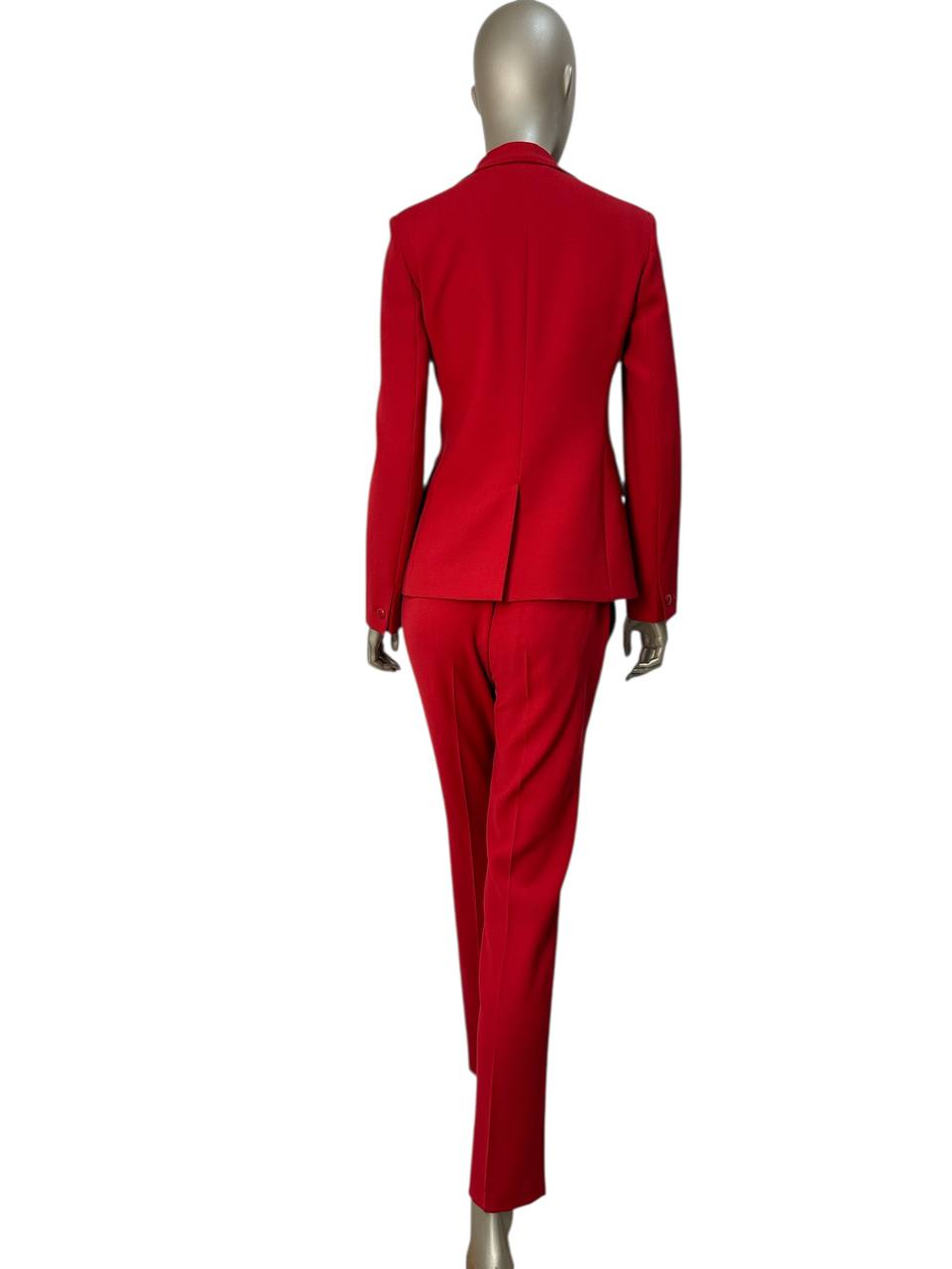 Wool suit with tailored blazer