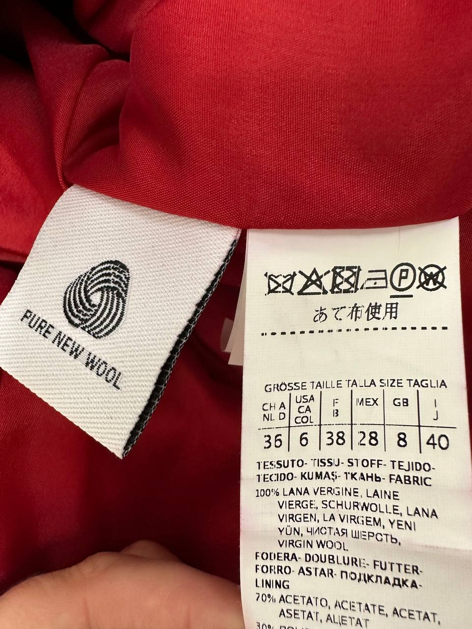 Wool suit with tailored blazer