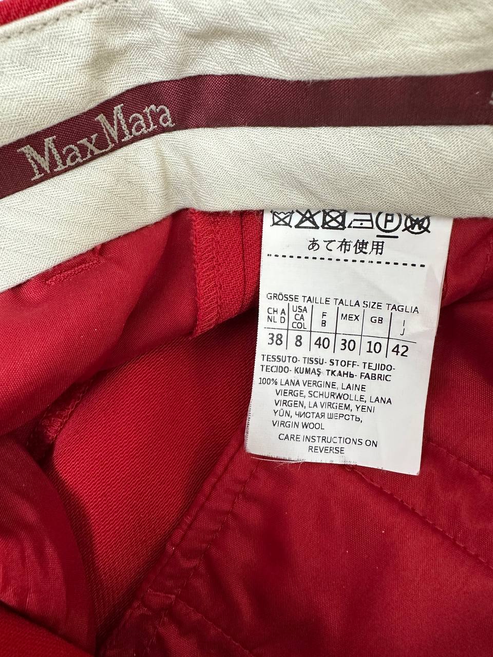 Wool suit with tailored blazer