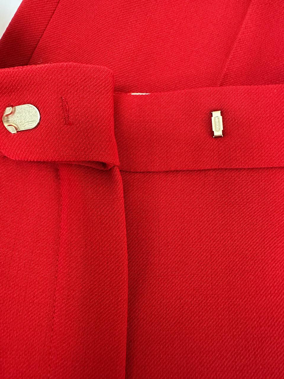 Wool suit with tailored blazer