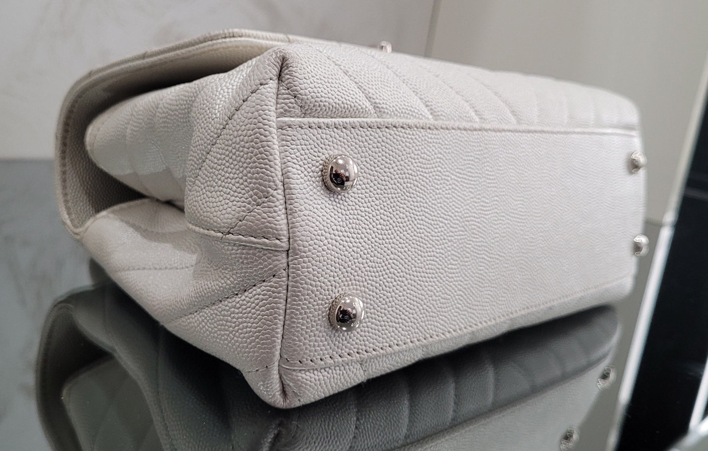 Chanel Small 24cm Coco Handle in Chevron Quilted Pearly White Caviar Bag Pre-Owned