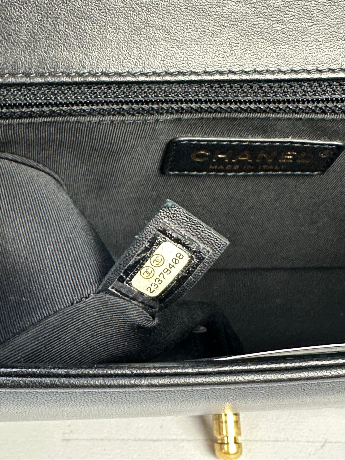 Boy bag in genuine leather with chain strap