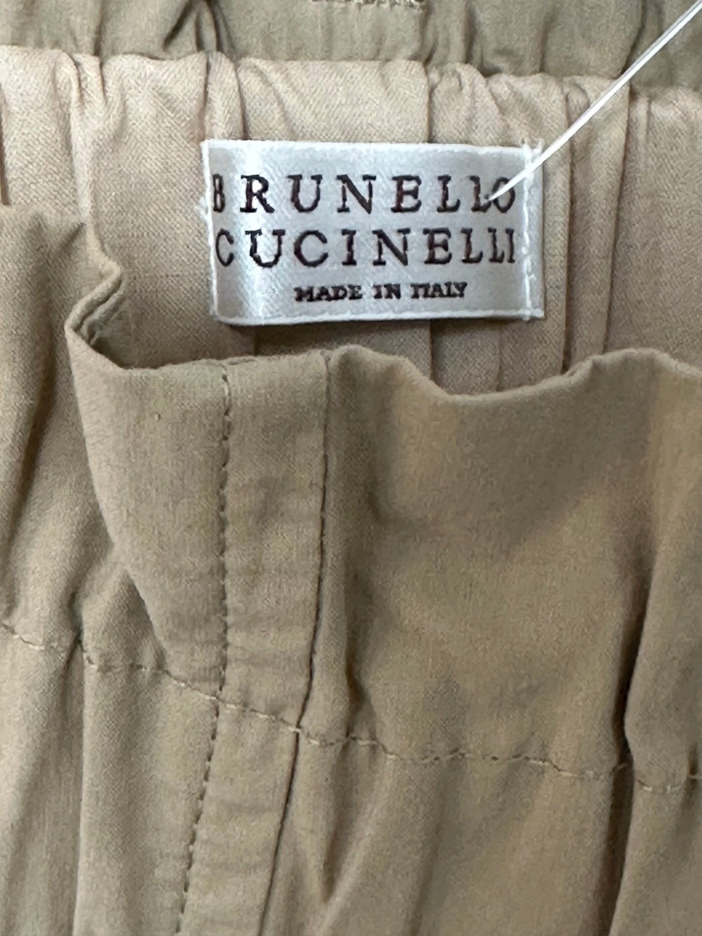 Loose fit cotton trousers in a versatile sand colour