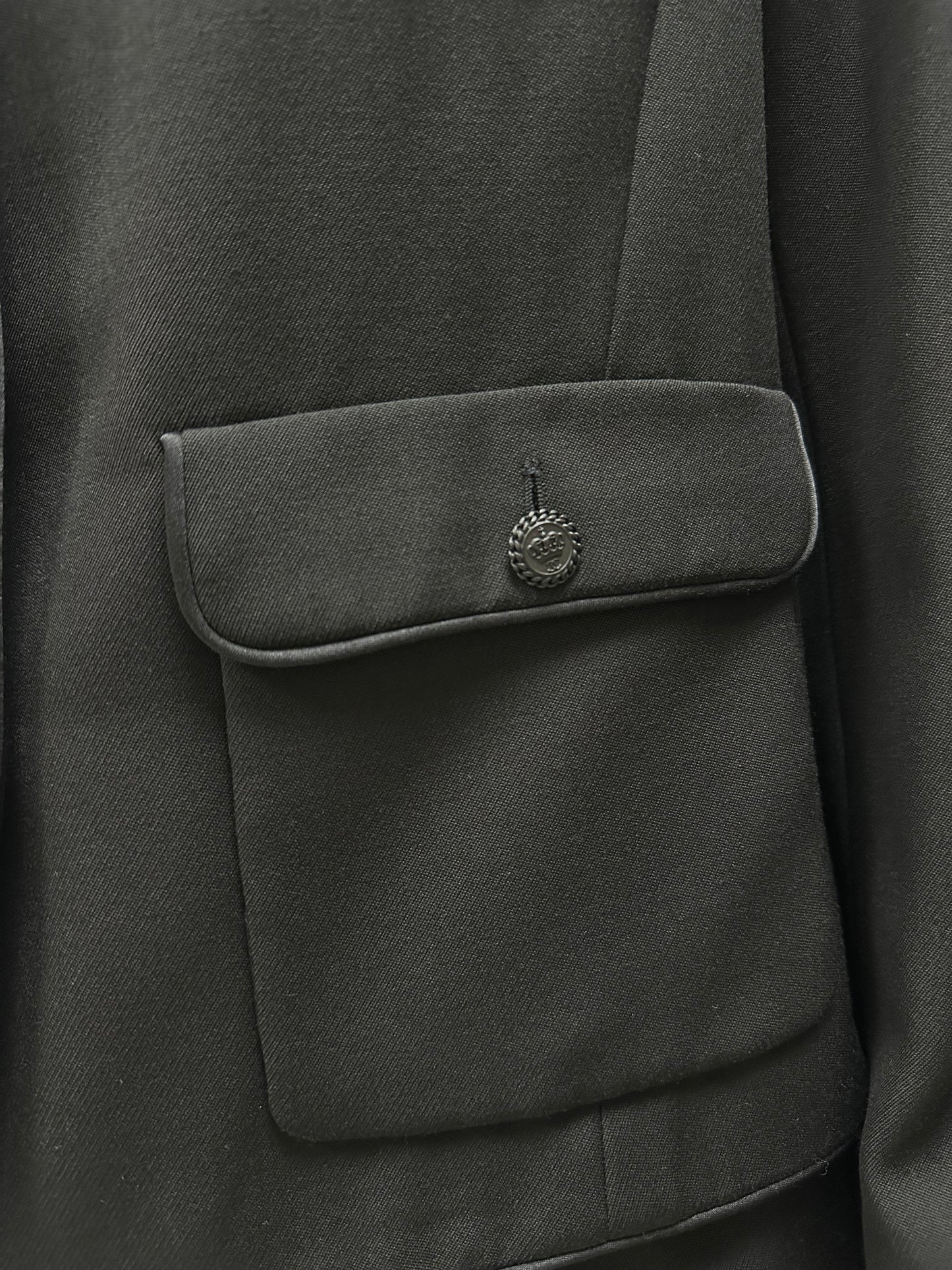 Black wool suit with silk lining