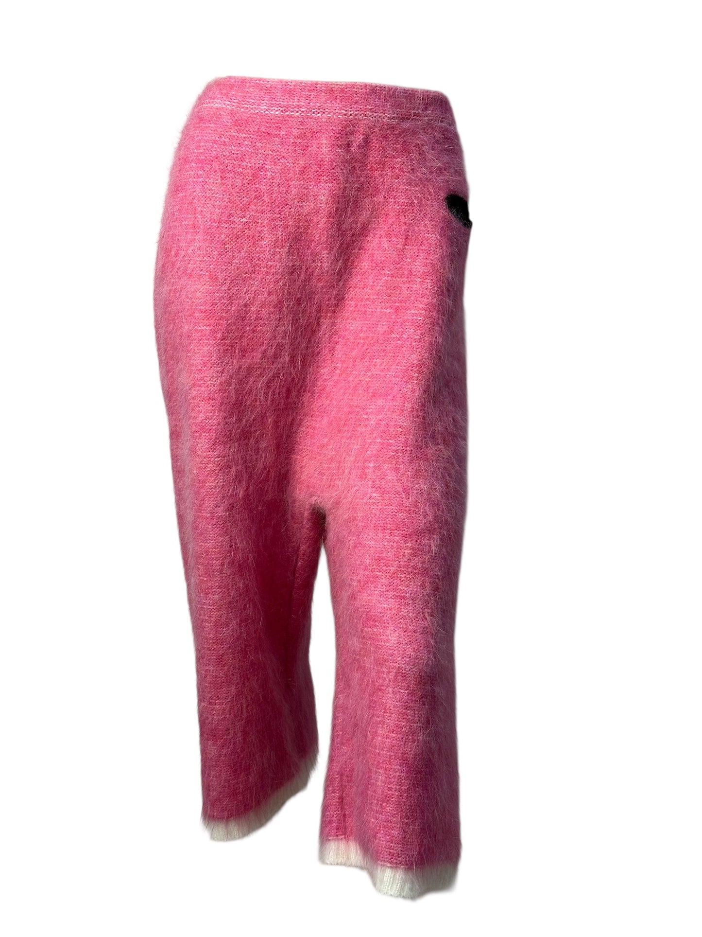 Pink knitted set with tank top and cropped pants