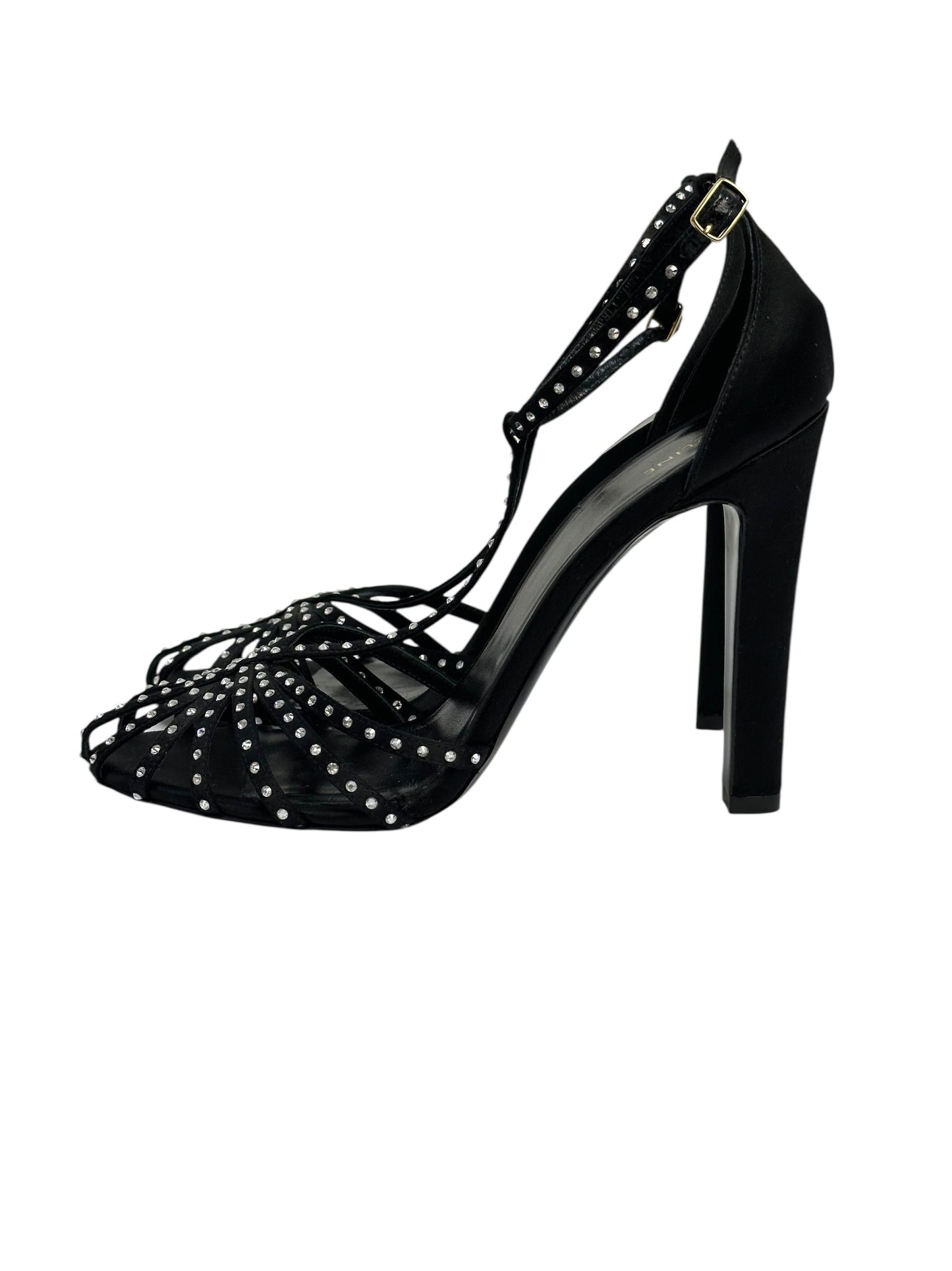 High-heel pumps with crystals