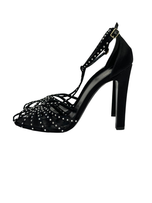 High-heel pumps with crystals