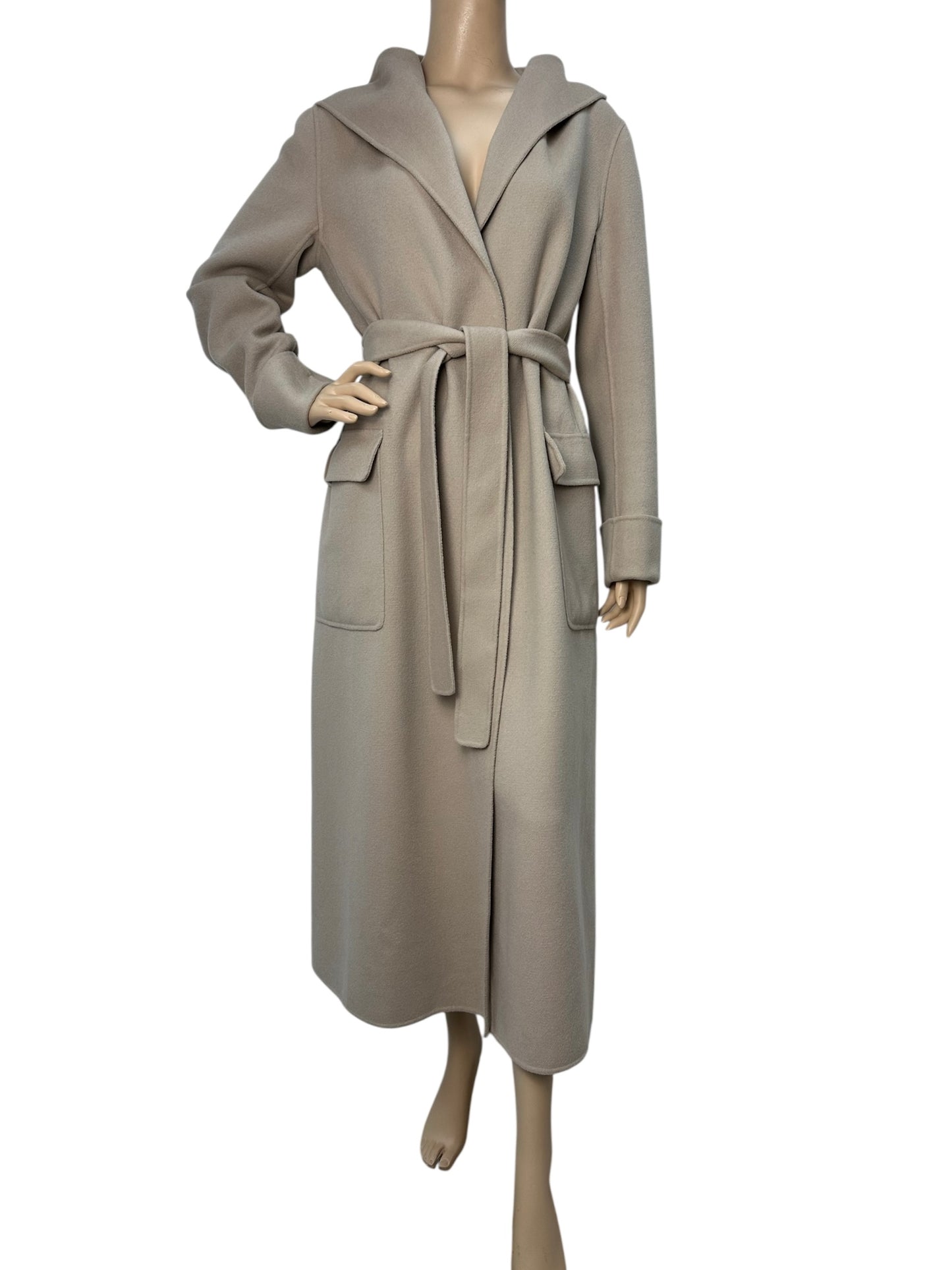 Virgin wool coat with belt