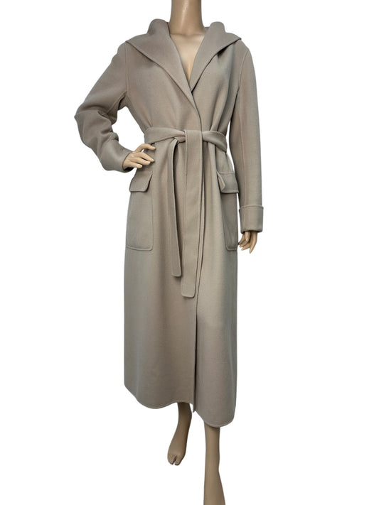 Virgin wool coat with belt