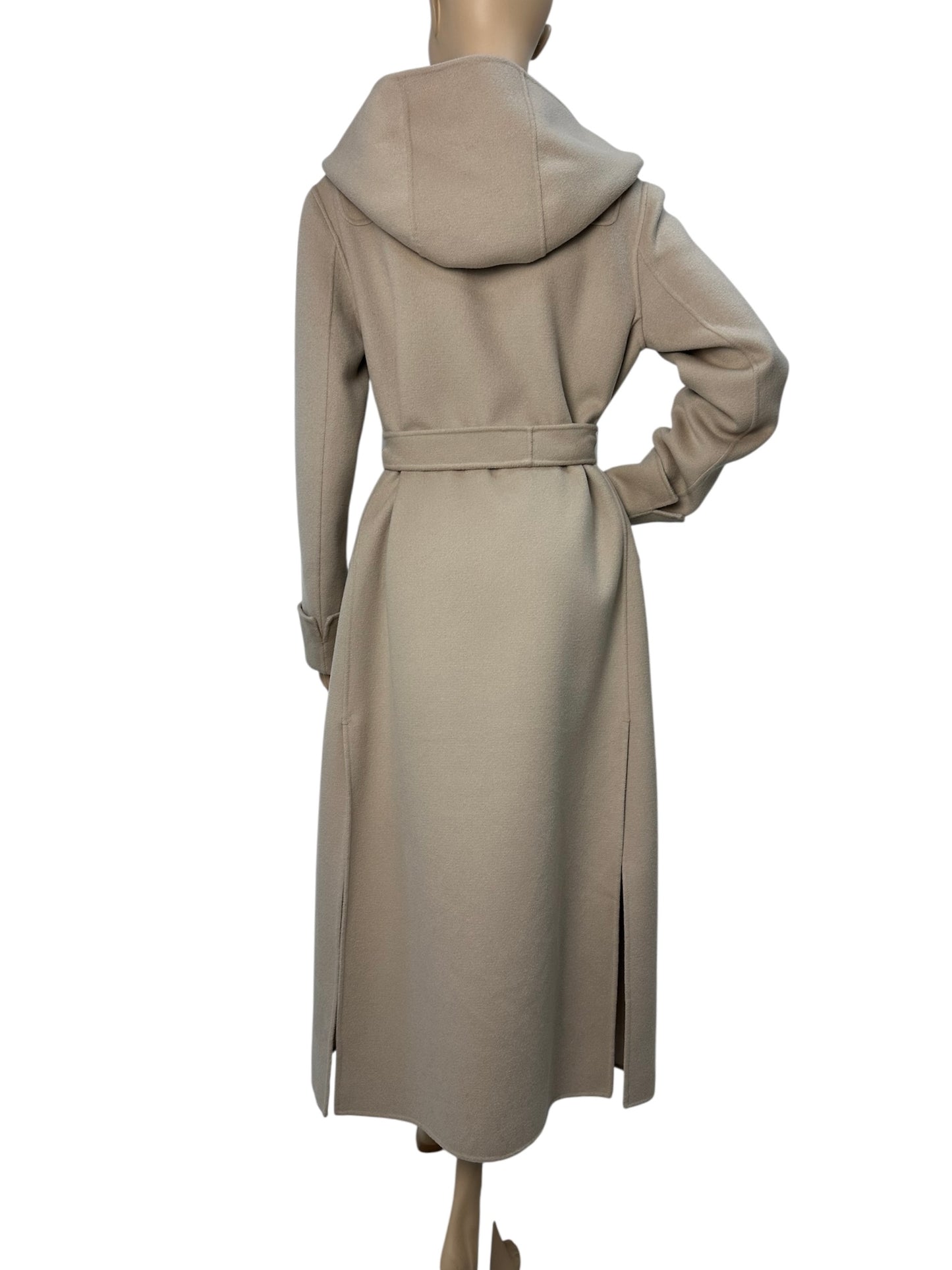 Virgin wool coat with belt