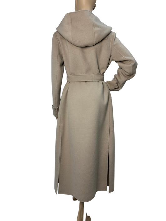 Virgin wool coat with belt