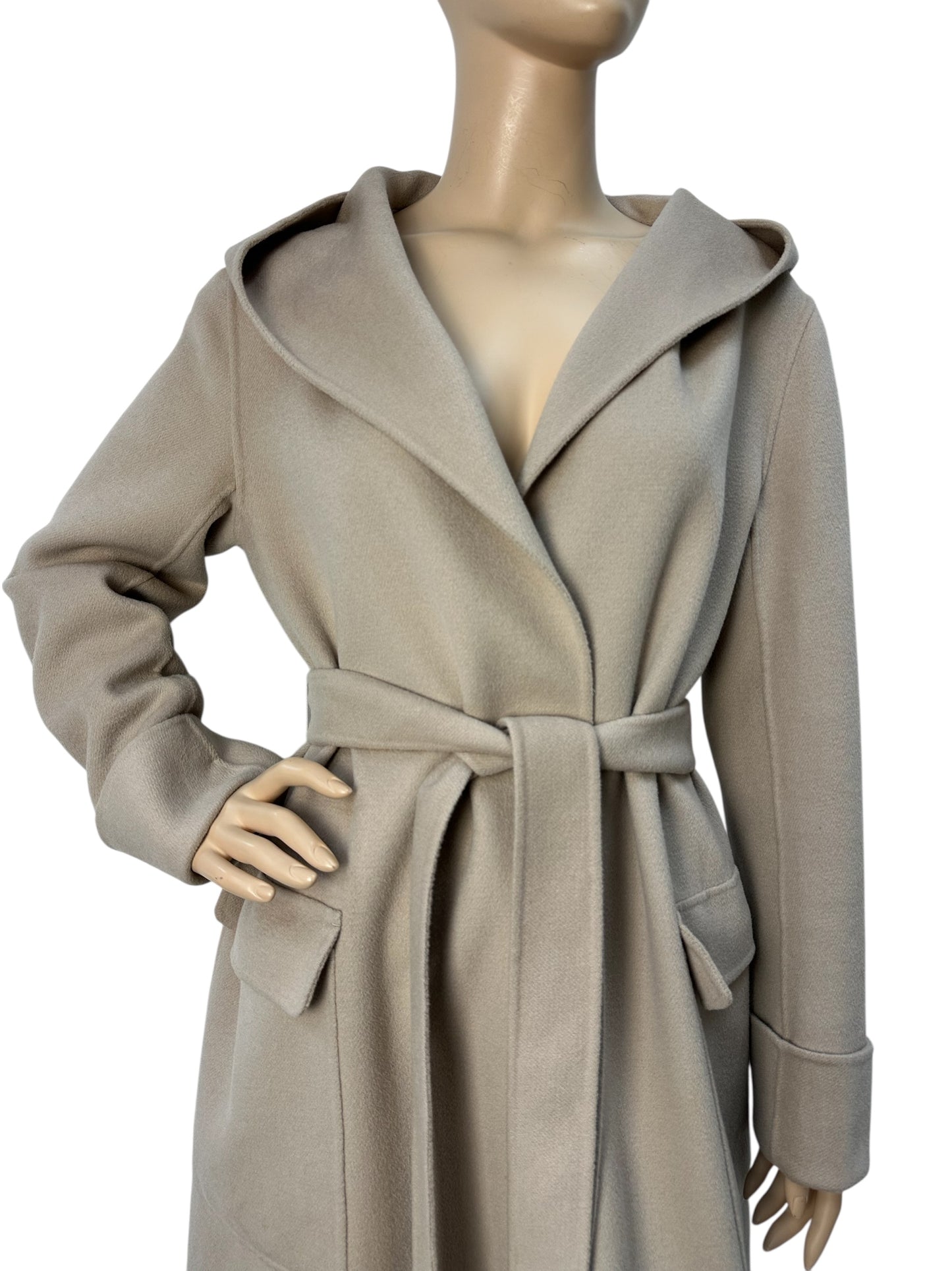 Virgin wool coat with belt