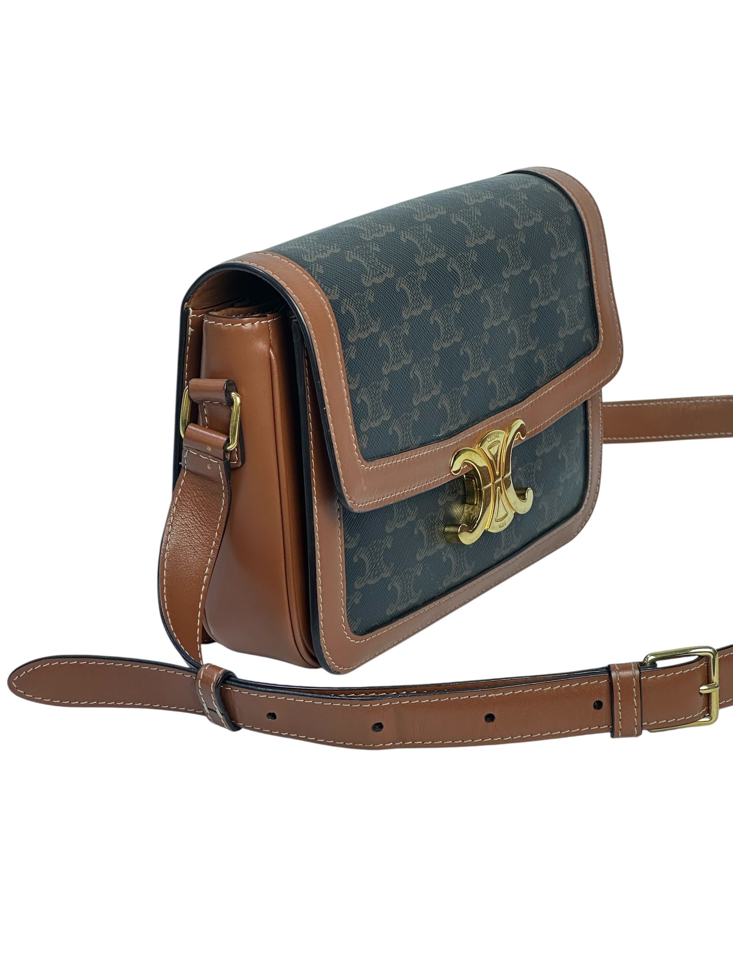 Shoulder bag with buckle