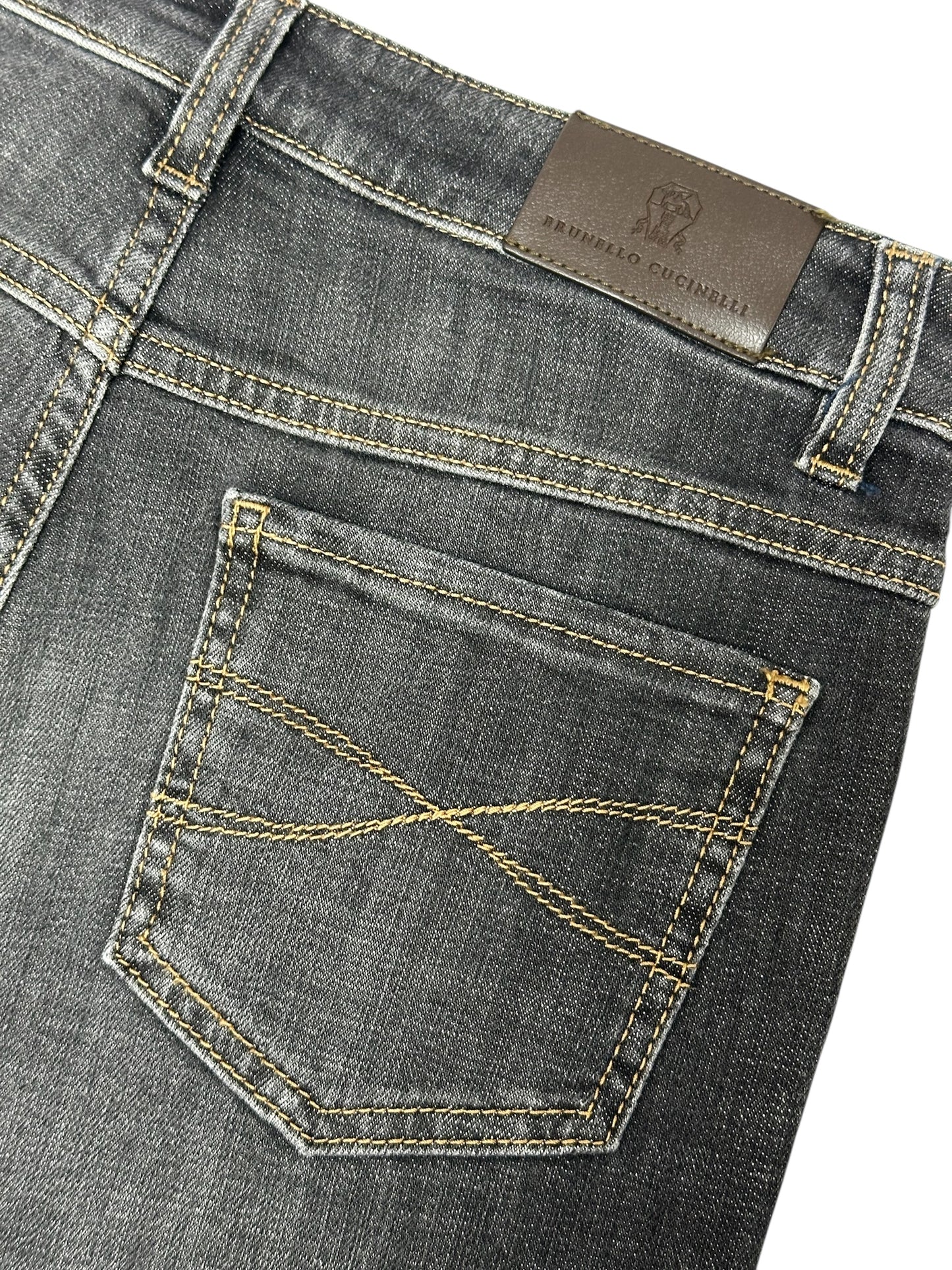 Jeans with raw hem