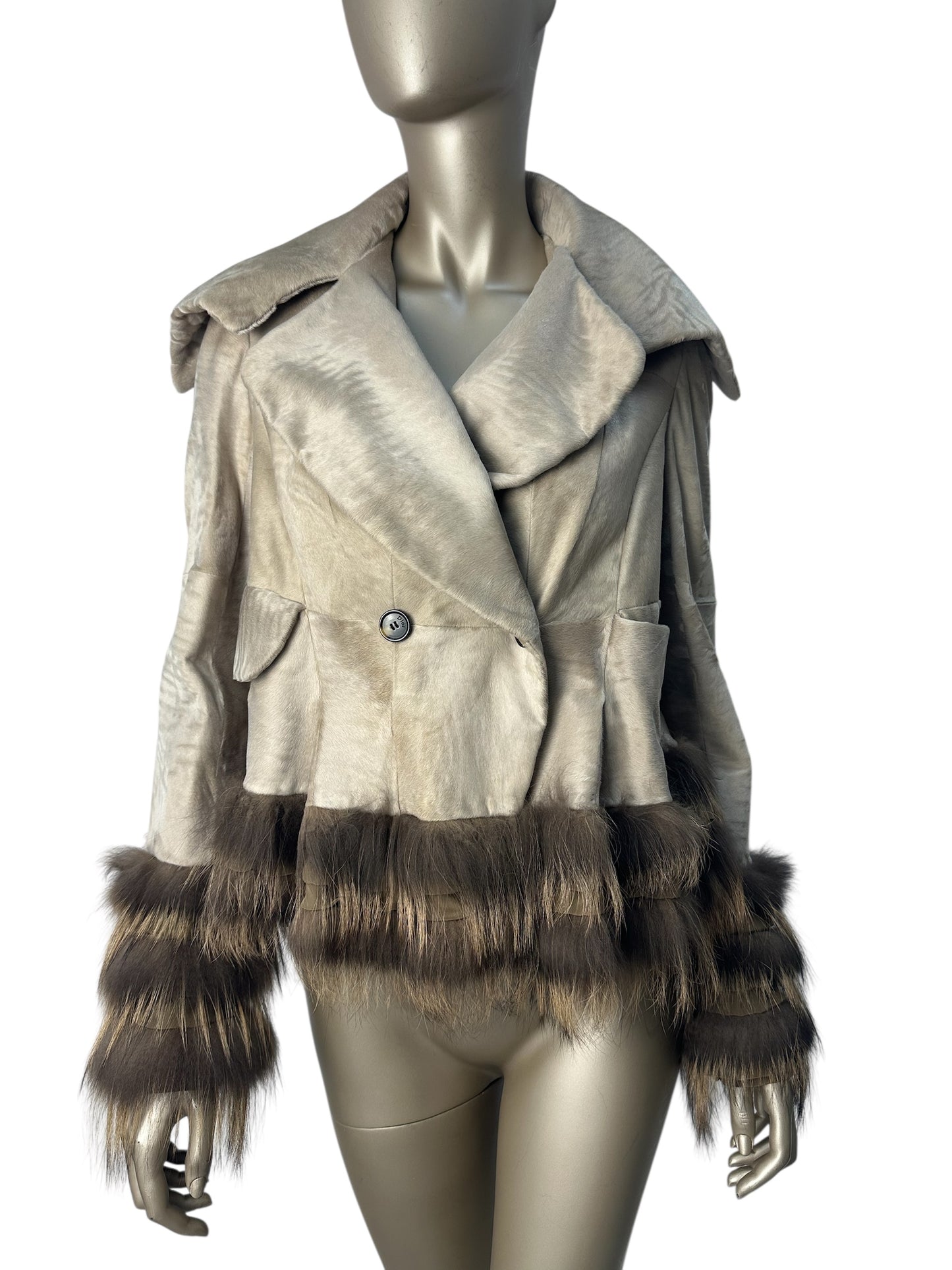 Short jacket with fur inserts