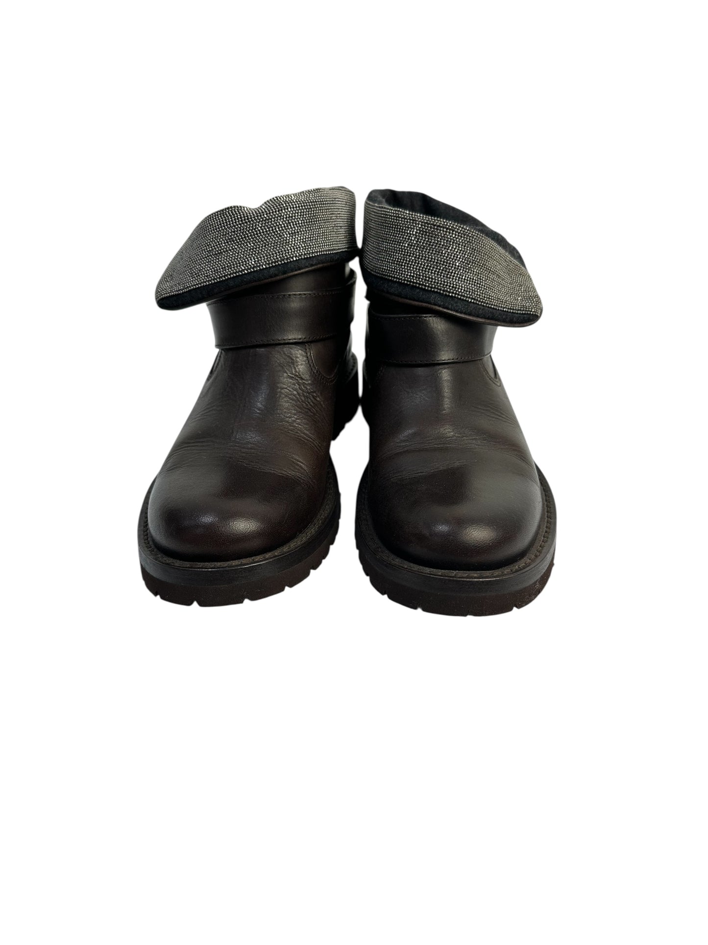 Leather boots with strap