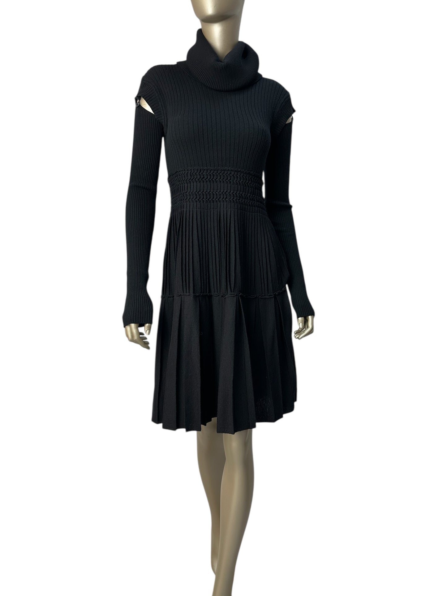 Dress with shoulder cut-outs