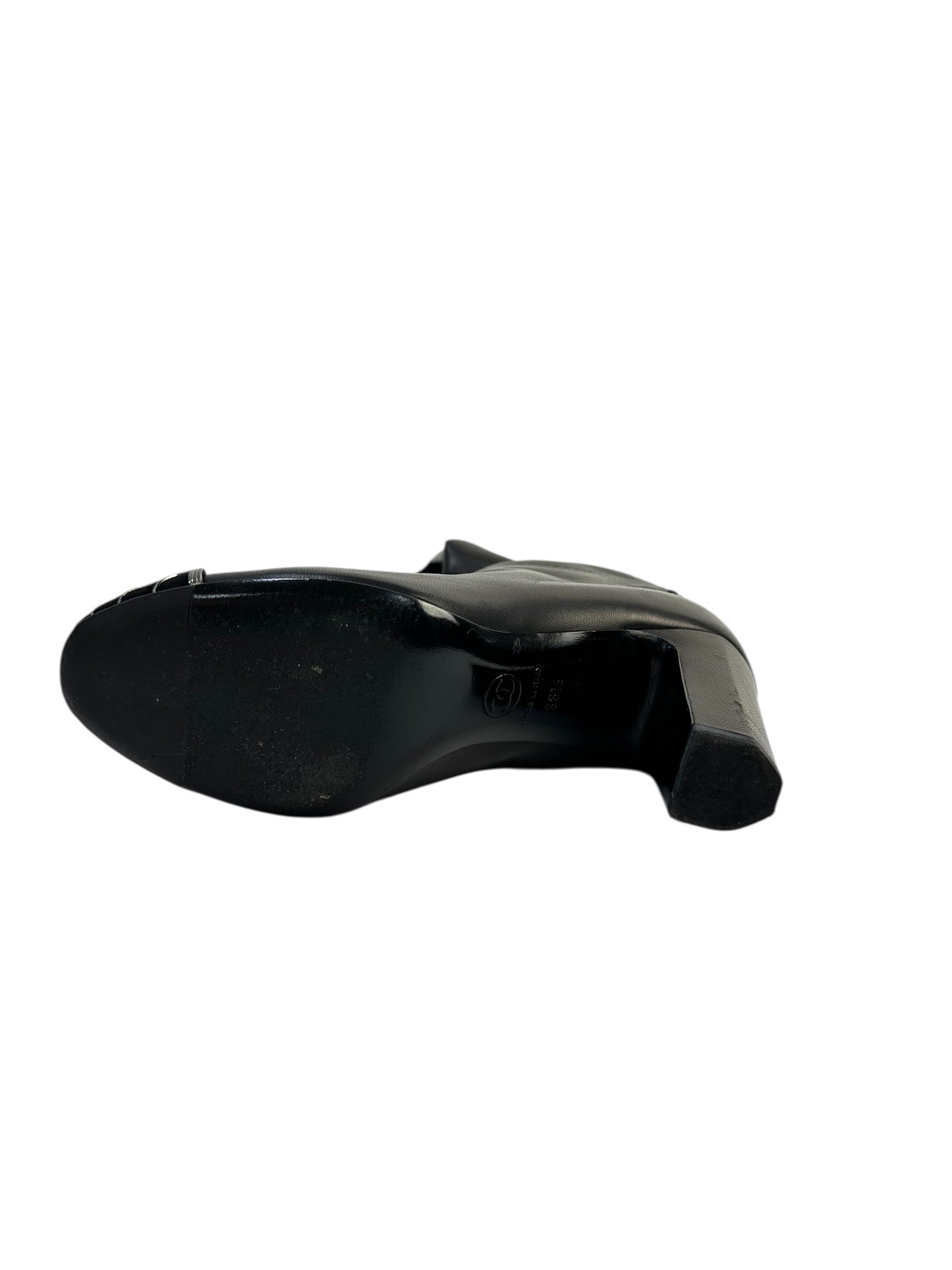 Leather knee-high boots with heel