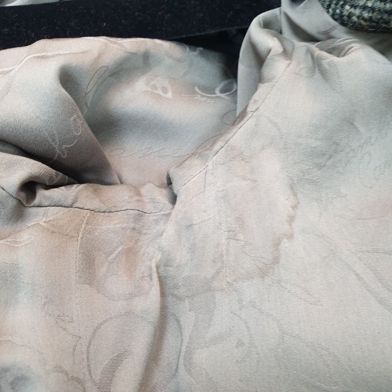 Chanel Edinburgh Tweed Gray/Black Cropped Jacket - Size 40 Pre-owned