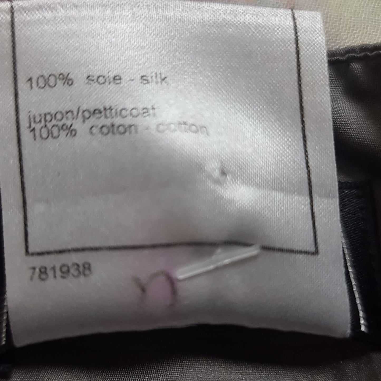 Chanel Gray Silk Knee Length Skirt Sz.38 Pre-owned