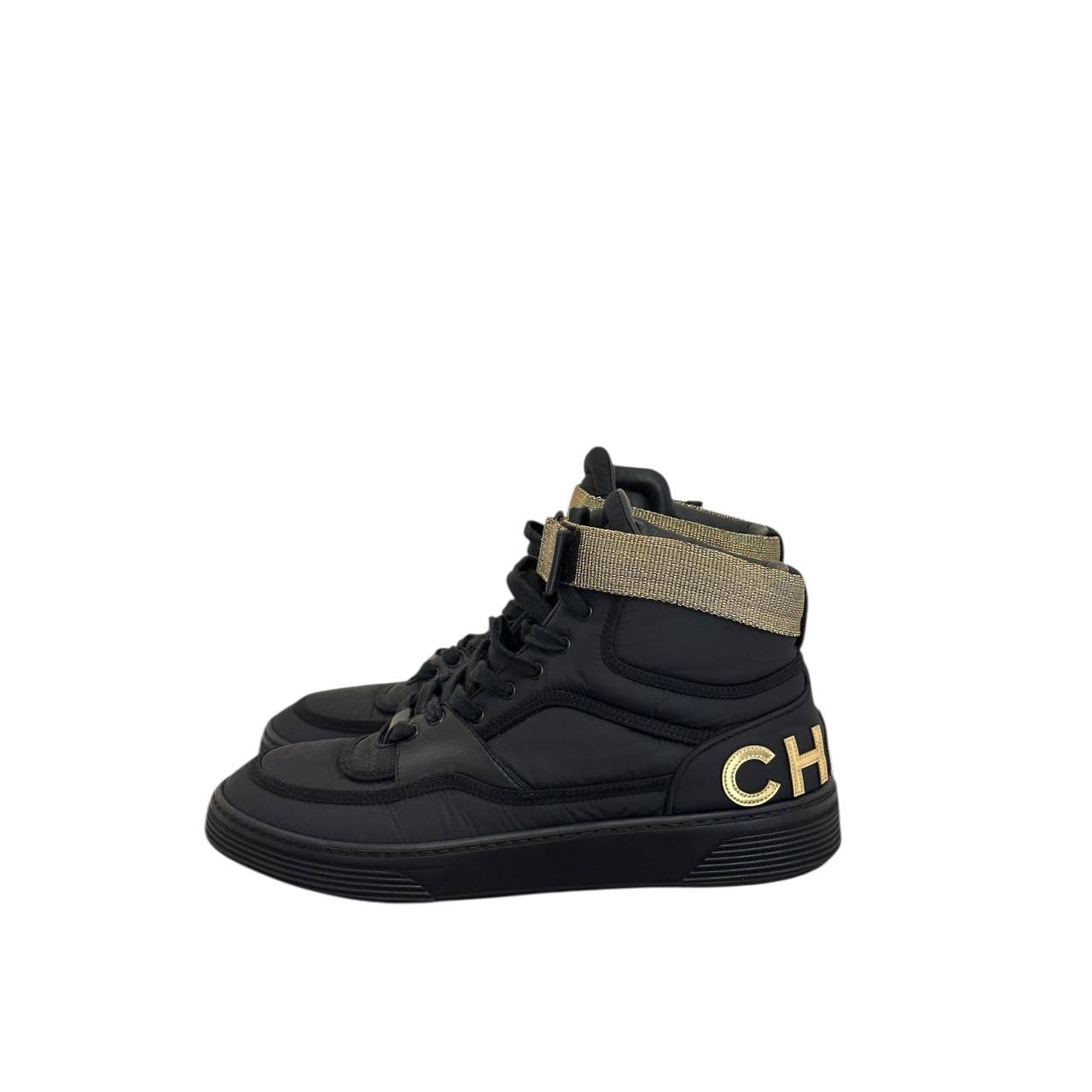Chanel Interlocking CC Logo Nylon Sneakers - Size 40 Pre-owned