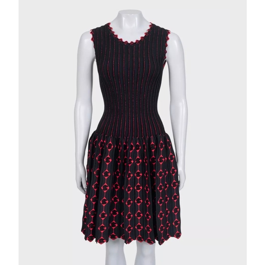 NWOT Alaïa Black Fitted Sleeveless Dress - IT38/XS Pre-owned