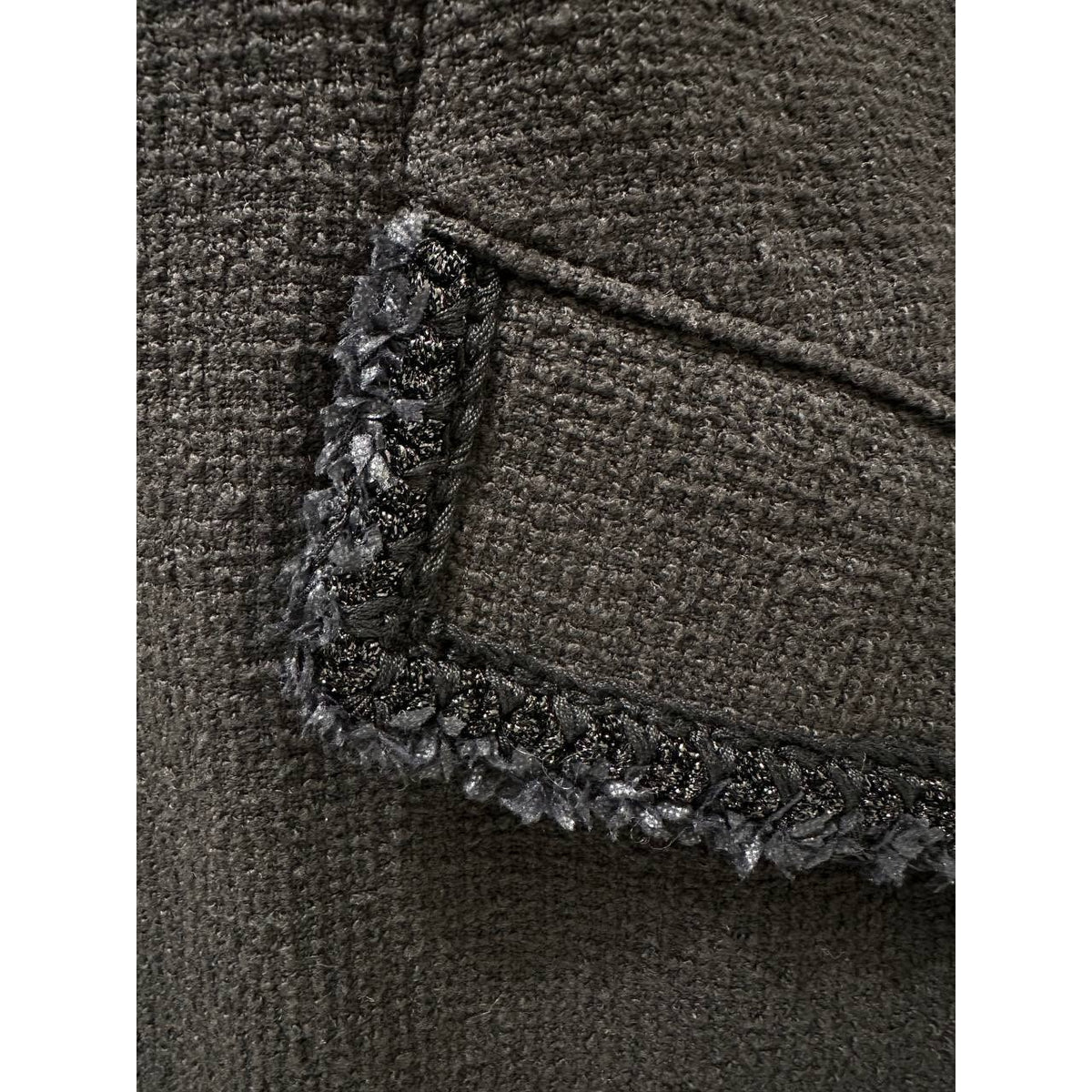 Chanel 2013 Cruise Versailles Black Tweed Jacket CC Buttons Size 40 Pre-owned